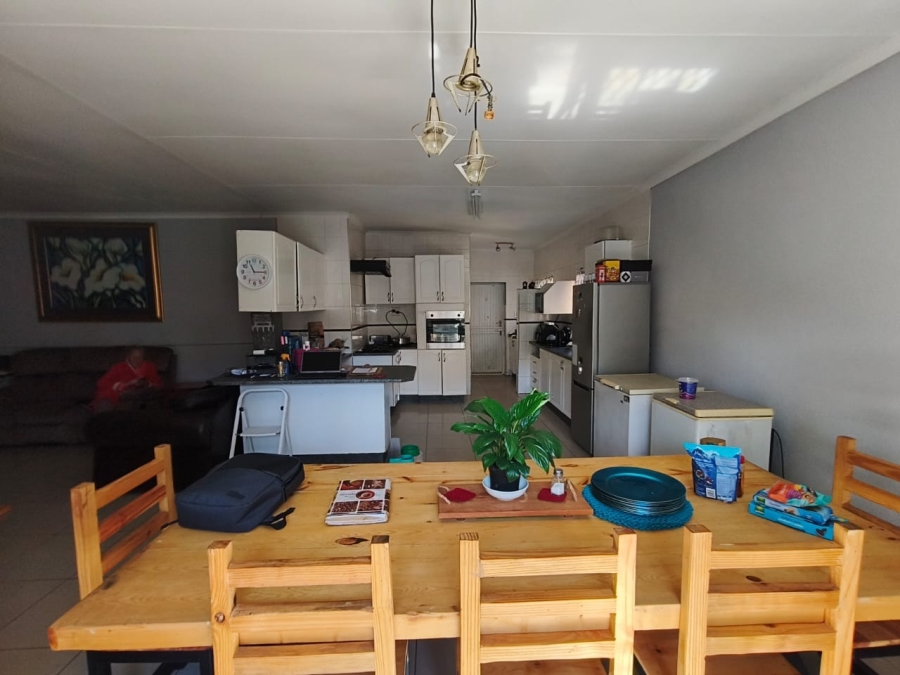 4 Bedroom Property for Sale in Geelhoutpark North West